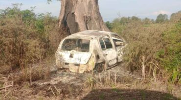 El Clio quedó destruido. Gentileza.