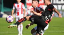 Federico Vera y Bruno Pittón disputan el balón. Marcelo Manera.