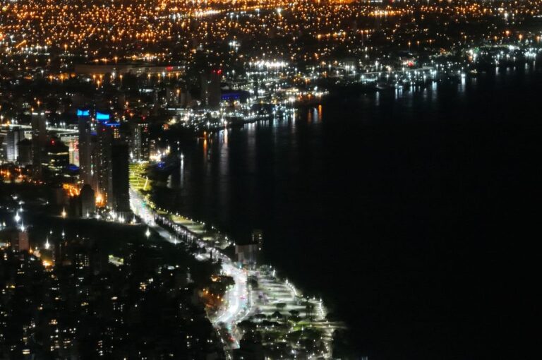 Otro dato no menor a tener en cuenta es que las inmuebles que se construyan de ahora en adelante y que se encuentren frente a la línea de edificación