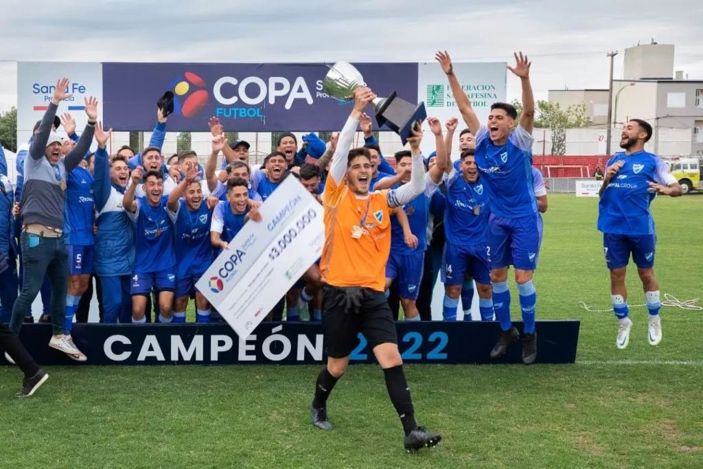 Argentino (R) fue el campeón en fútbol masculino el año pasado. Archivo.