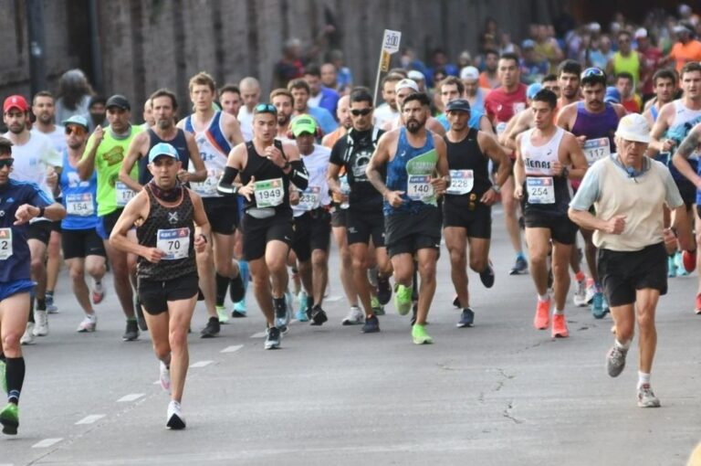 La Municipalidad de Rosario auspicia y colabora con la Asociación Rosarina de Atletismo (ARDA)