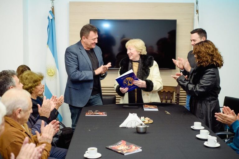 Desde muy pequeña se dedicó a escribir novelas