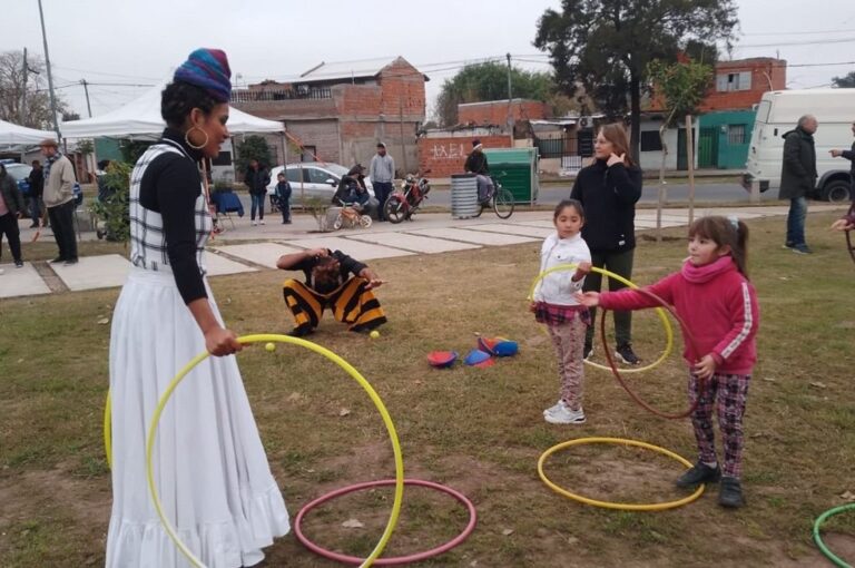 Cabe señalar que el financiamiento para la ejecución de esta obra se enmarca en el Programa Argentina Unida por la Integración de Barrios Populares de la Secretaría de Integración Socio Urbana del Ministerio de Desarrollo Social de la Nación. Gentileza