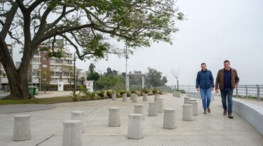 Además se sumó arbolado y se instalaron asientos de mampostería y granito