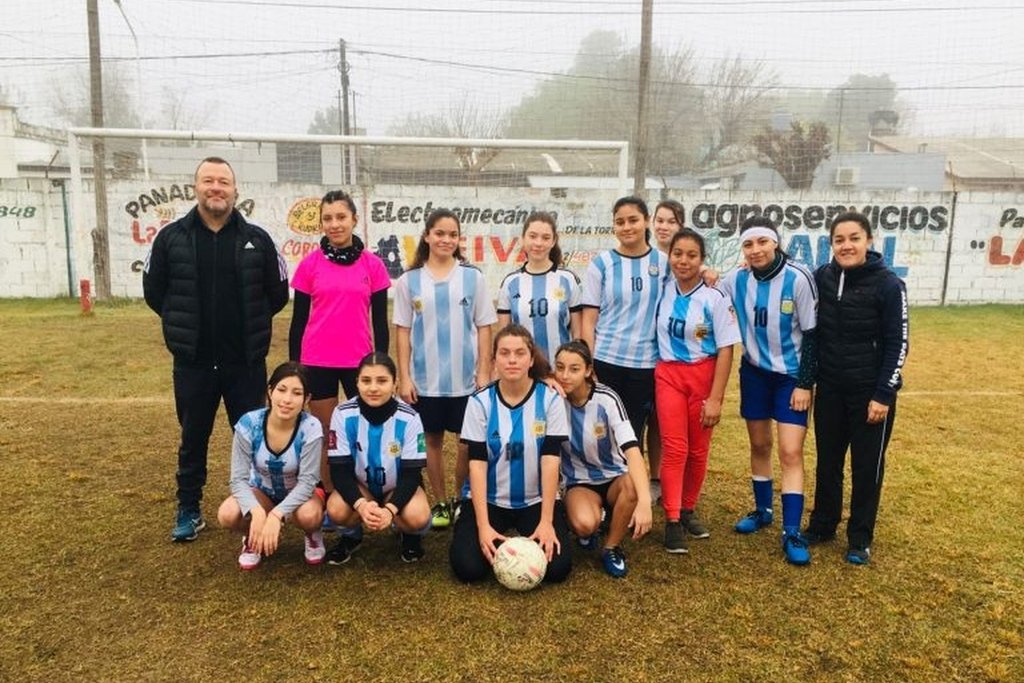 La categoría Sub 16 de fútbol femenino de la Escuela Secundaria Orientada Nro. 537 Olga Cossettini ganó la etapa departamental al derrotar por 1 a 0 a Puerto Gaboto. gentileza