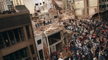 Miles de familias destruidas. La AMIA se considera el mayor atentado terrorista sufrido en el país. archivo/Télam