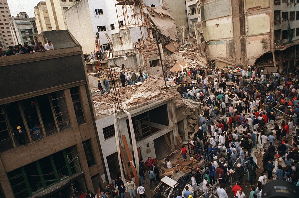 Miles de familias destruidas. La AMIA se considera el mayor atentado terrorista sufrido en el país. archivo/Télam