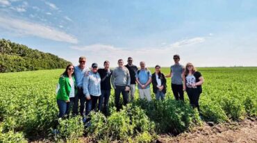 Uno de los principales objetivos es conocer diversos procesos de industrialización del cultivo para poder agregarle valor en el territorio santafesino. Gentileza: prensa Gobierno de Santa Fe.