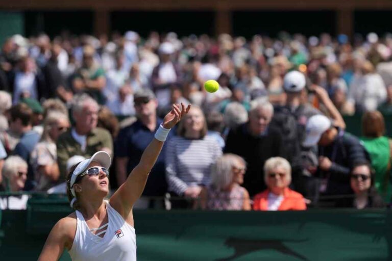 La tenista formada en el CAF fue superada por la bielorrusa Azarenka. Twitter: @sebatorok.