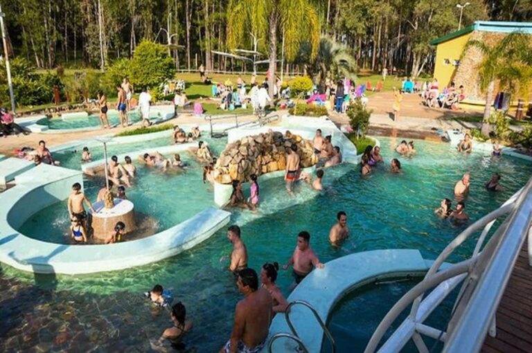 Hoteleros y gastronómicos analizarán estrategias para que las inversiones generen esperanza y la actividad no sea exitosa solamente en temporadas de receso o por la llegada de turistas uruguayos.
