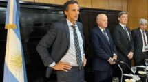 Aníbal Pineda (primero desde la izquierda) estuvo en la reunión en Gobernación.  Archivo.
