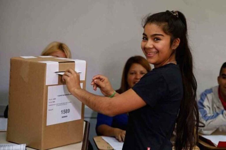 Luz verde para el voto de adolescentes de 16 y 17 años en Santa Fe. Archivo.