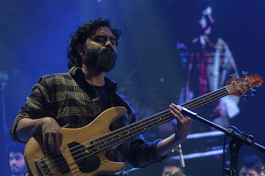 'Soy un bajista que busca generar unos fuertes cimientos en la música'