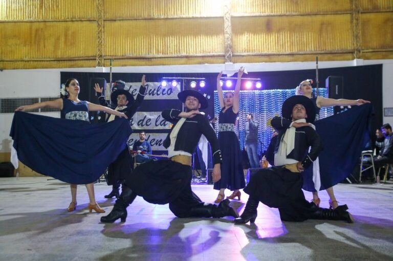 El ballet municipal Reflejos de Tradición estuvo presente en la Peña de la Independencia. Fotos: Municipalidad de General Ramírez