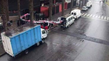 La bandera fue ingresada al estadio en la mañana del sábado por 26 personas