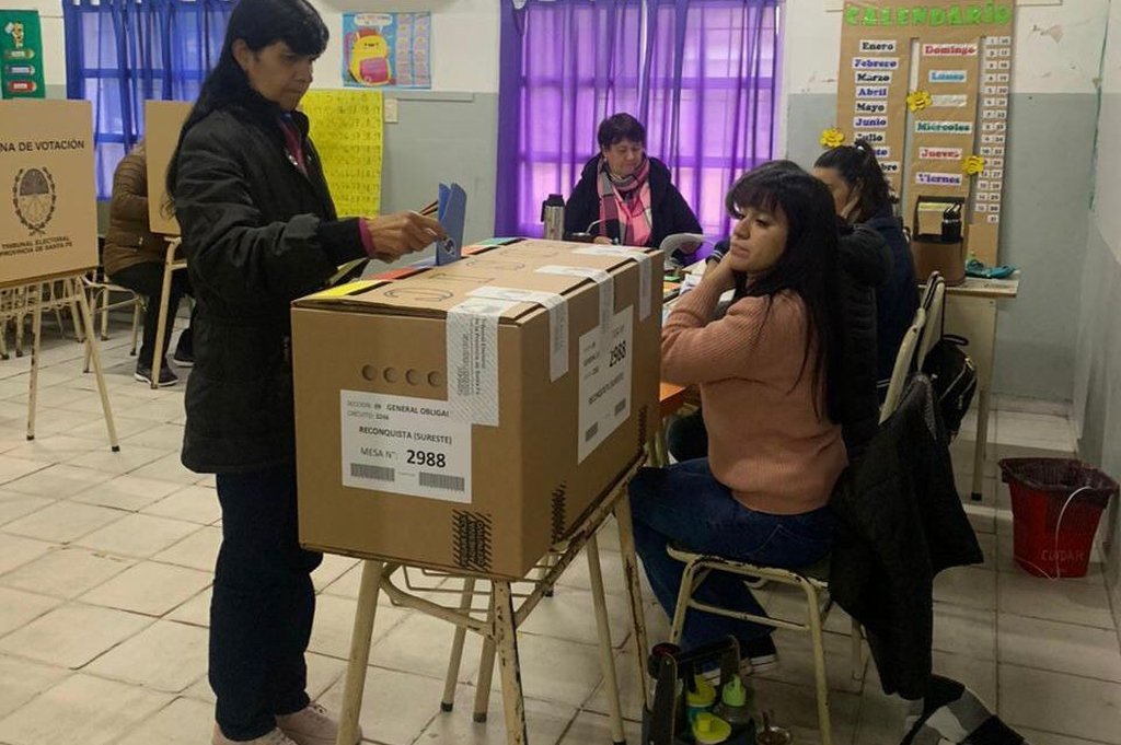 En el departamento General Obligado los electores y las electoras comenzaron a sufragar desde temprano. Norte24