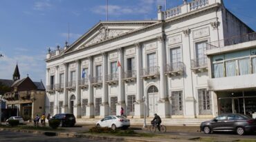 La interna del PJ la definirán Martín Franconi y Gabriel Albarracín. En tanto por Unidos para Cambiar Santa Fe estarán compitiendo en la interna la ex diputada nacional Ana Copes