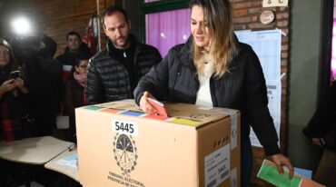 Losada votó en una escuela en Fisherton. Marcelo Manera.