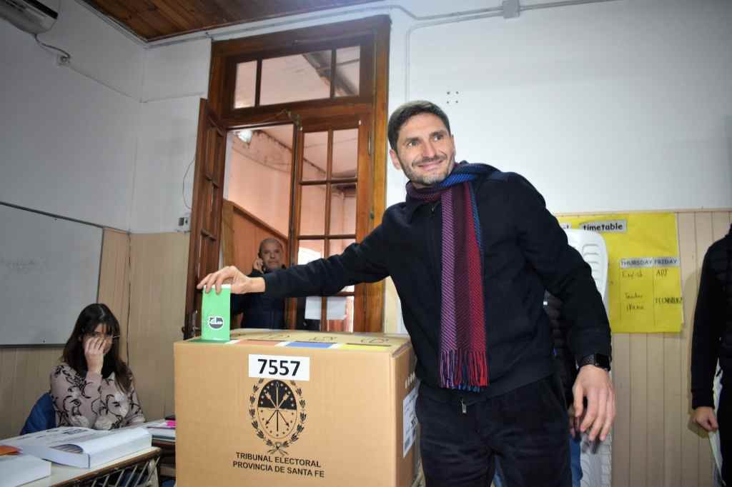 Pullaro votó en Hugues y por la tarde estará en Rosario. Sur24.