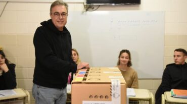 El actual mandatario expresó su agradecimiento 'a toda la gente que está trabajando hoy en cada una de las escuelas de la ciudad