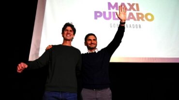 Pullaro junto a Lousteau en la sede partidaria de Rosario. Marcelo Manera