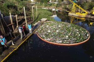 En el Ludueña se detectaron manchas oscuras cuando la bajante del río Paraná llegó a niveles récord. Archivo.