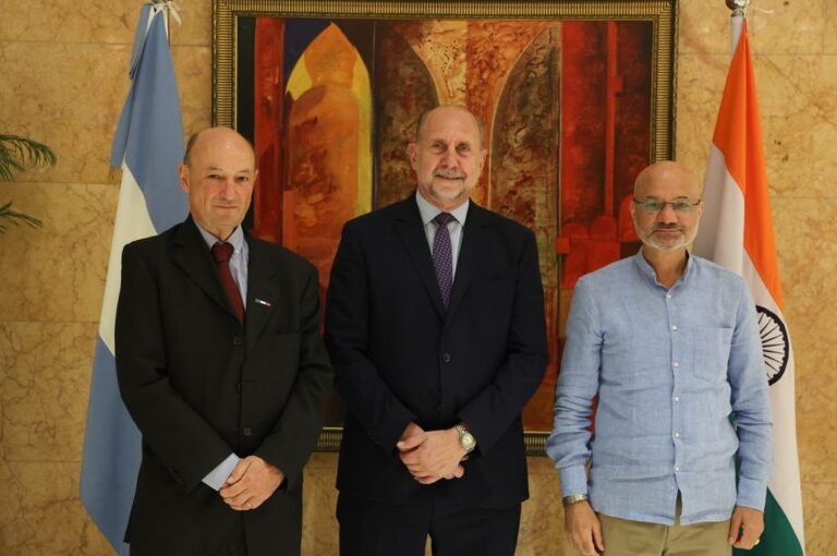 Perotti expresó que 'queremos acompañar el crecimiento de India con una mayor vinculación comercial y una mayor posibilidad de intercambio. Ese intercambio no solamente en los sectores tradicionales