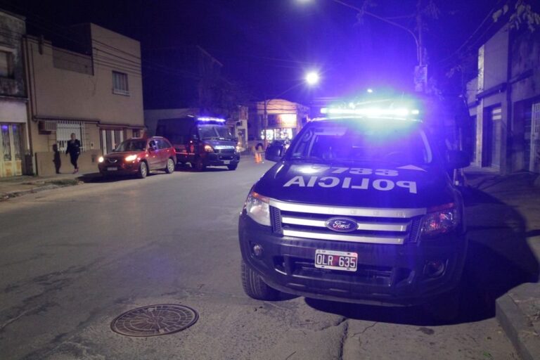 El conductor del auto falleció antes de la llegada de personal policial y médico. Imagen ilustrativa.