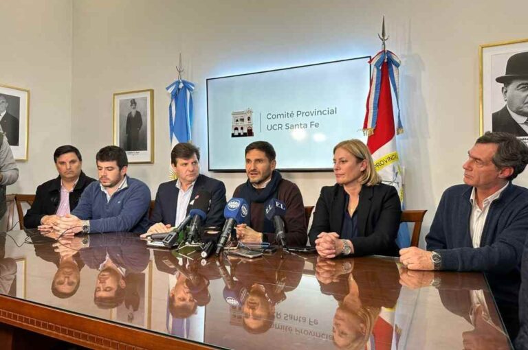 Los candidatos a gobernador y vicegobernadora se reunieron en una sede de la UCR. Gentileza.