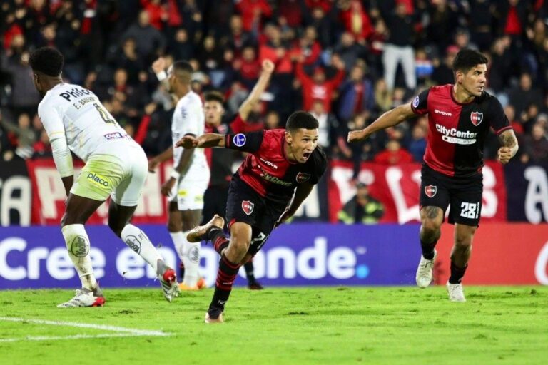 Festejar en casa es la misión del Newell's de Heinze. Enfrente estará un Talleres de enorme campaña. Archivo.