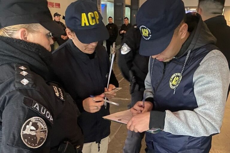 Zurcher indicó que 'si detectamos vigiladores que no están habilitados