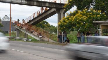 Hay problemas de saturación vehicular en la calle colectora que lleva a Ciudad Universitaria. Ahora