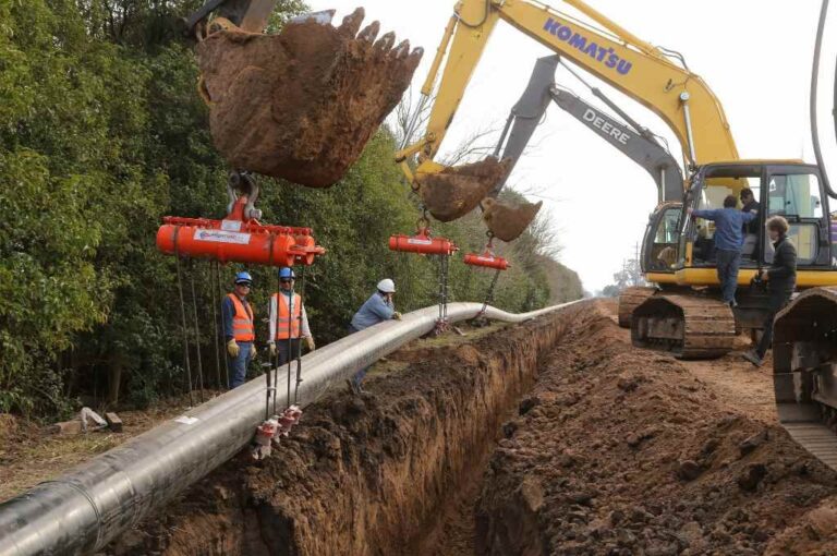 El gasoducto Gran Rosario permitirá aumentar en un 30% la capacidad de acceso al gas natural de esta región. Gentileza: prensa Gobierno de Santa Fe.