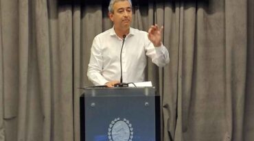 El intendente Javkin estuvo en la presentación de la feria del libro. Archivo.