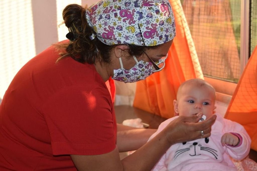 La pediatra Karina Astarloa aconsejó 'no sacar a los niños pequeños