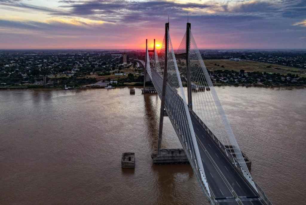 El puente enlaza a la ciudad con la provincia de Entre Ríos. Archivo.