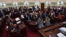 La Cámara unificó iniciativas y en diferentes discursos se habló del menosprecio del gobierno provincial para con el sistema educativo. Archivo.
