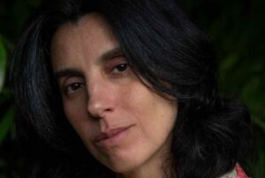 Alicia Salinas presenta su último libro Luz de Giro en la Feria Internacional del Libro de Rosario. Gentileza.