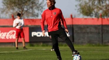 Heinze debe repensar el futuro inmediato de Newell's. Archivo.