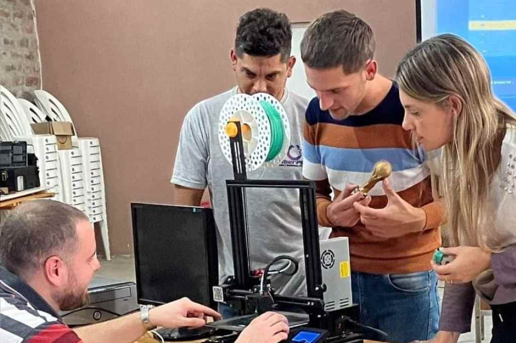 Desde el grupo Por Sastre lanzaron un taller de Iniciación a la Programación Infantil orientado a niños de primero
