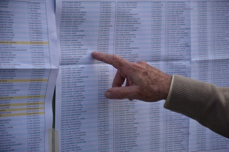 "La ciudadanía en condiciones de votar puede consultar los datos de lugar y mesa de votación previstos para las PASO del 13 de agosto de este año"