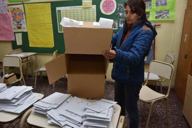 Milei sobrepasó cualquier sondeo. La cantidad de votos cosechados a lo largo y a lo ancho del país