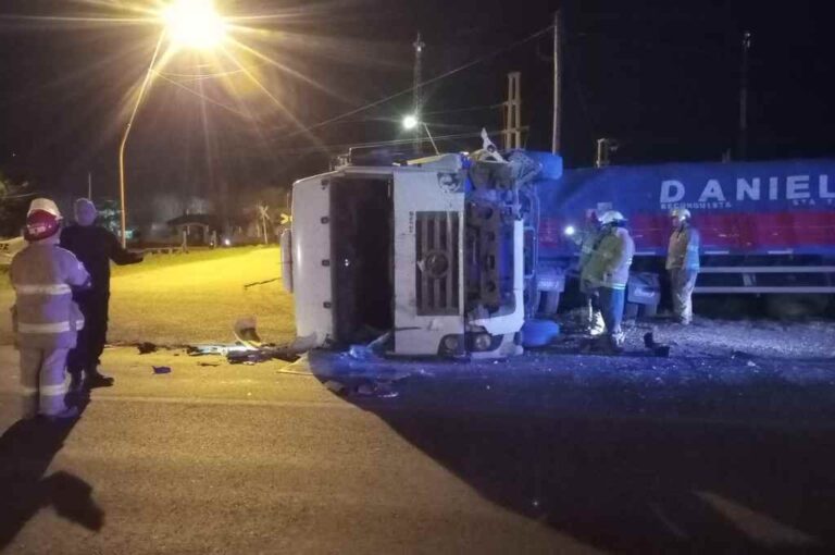 Se registró un siniestro vial entre dos camiones en cercanías de barrio Inquimar