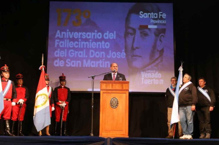 El gobernador Perotti encabezó el acto en la ciudad de Venado Tuerto. Gentileza: prensa Gobierno de Santa Fe.