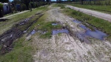 Vecinos se quejaron del no mantenimiento del acceso al paraje.