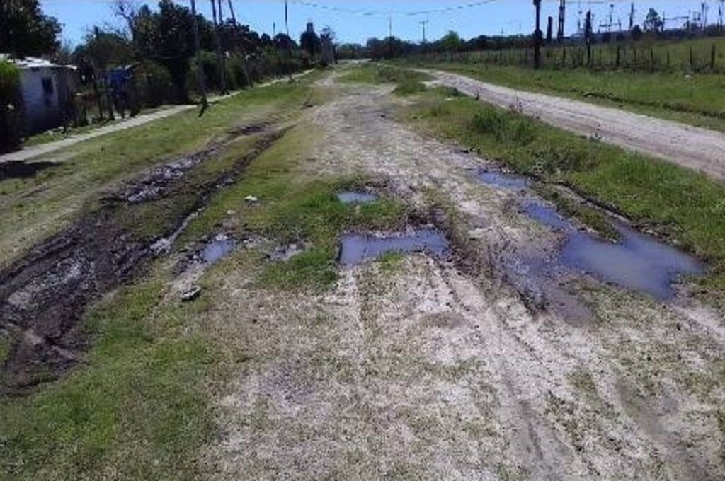 Vecinos se quejaron del no mantenimiento del acceso al paraje.