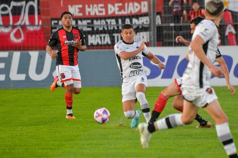 Patronato perdió y la gente silbó al equipo.  Prensa Patronato