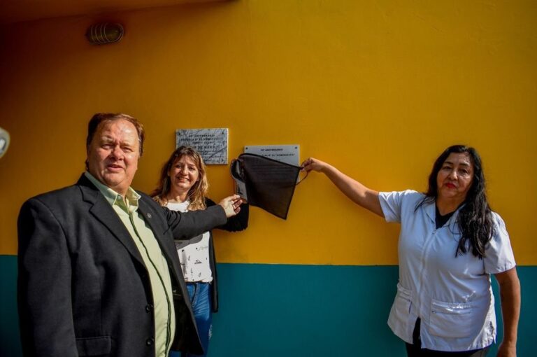 En el marco de los festejos se descubrió una placa recordatoria en la institución.