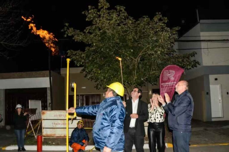 El intendente Vallejos y el gobernador Perotti encabezaron el acto. Norte24.