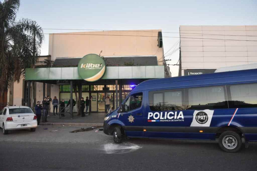 El frente del local en donde se produjo el saqueo. Pablo Aguirre.
